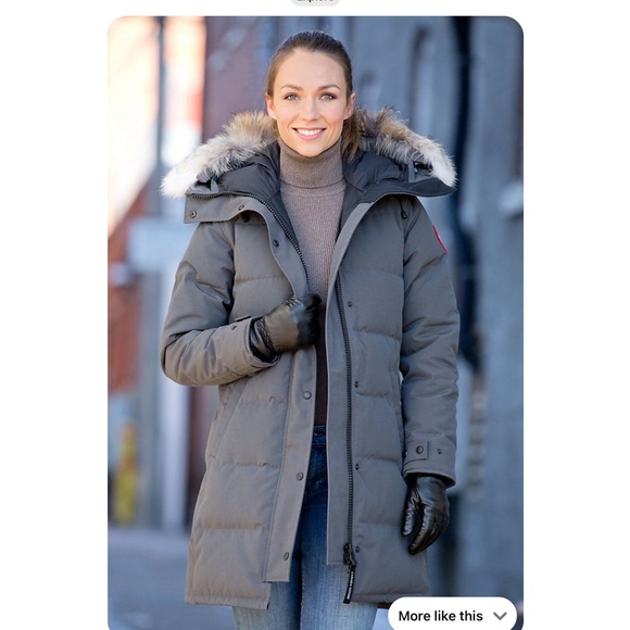 Canada Goose Coat Removable Coyote Fur - Picture 6 of 16